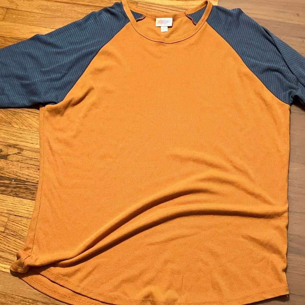 LuLaRoe 3/4 Sleeve Randy Raglan Top 2x. Orange and Blue Tee